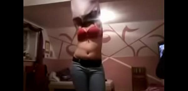  Sonia desi girl nude dance in bra